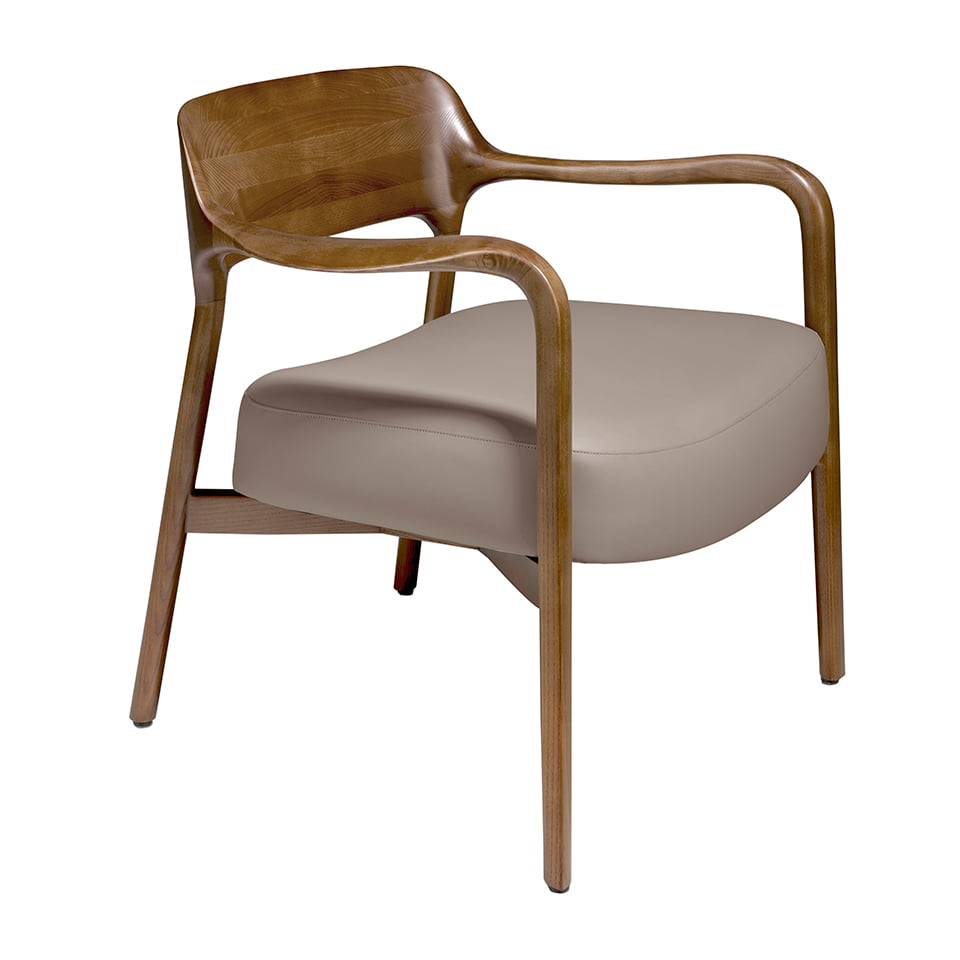 Sillón tapizado con piel ecológica de visón de Angel Cerdá