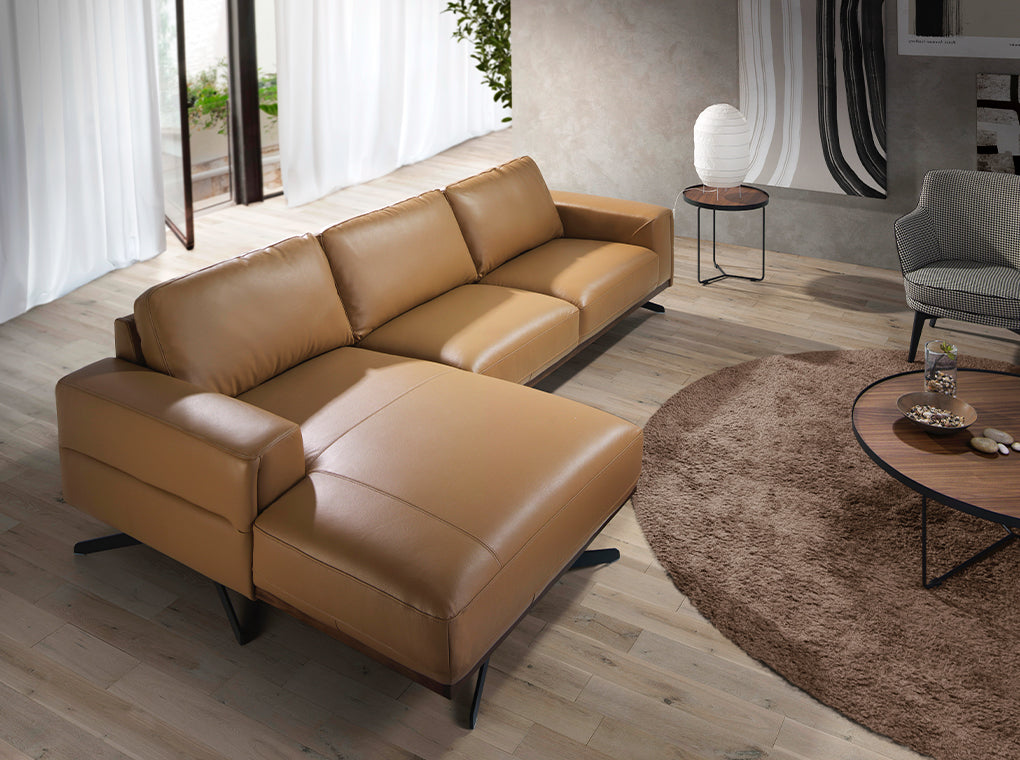 Sofá Chaise Longue Tapizado en Piel Arena Angel Cerdá