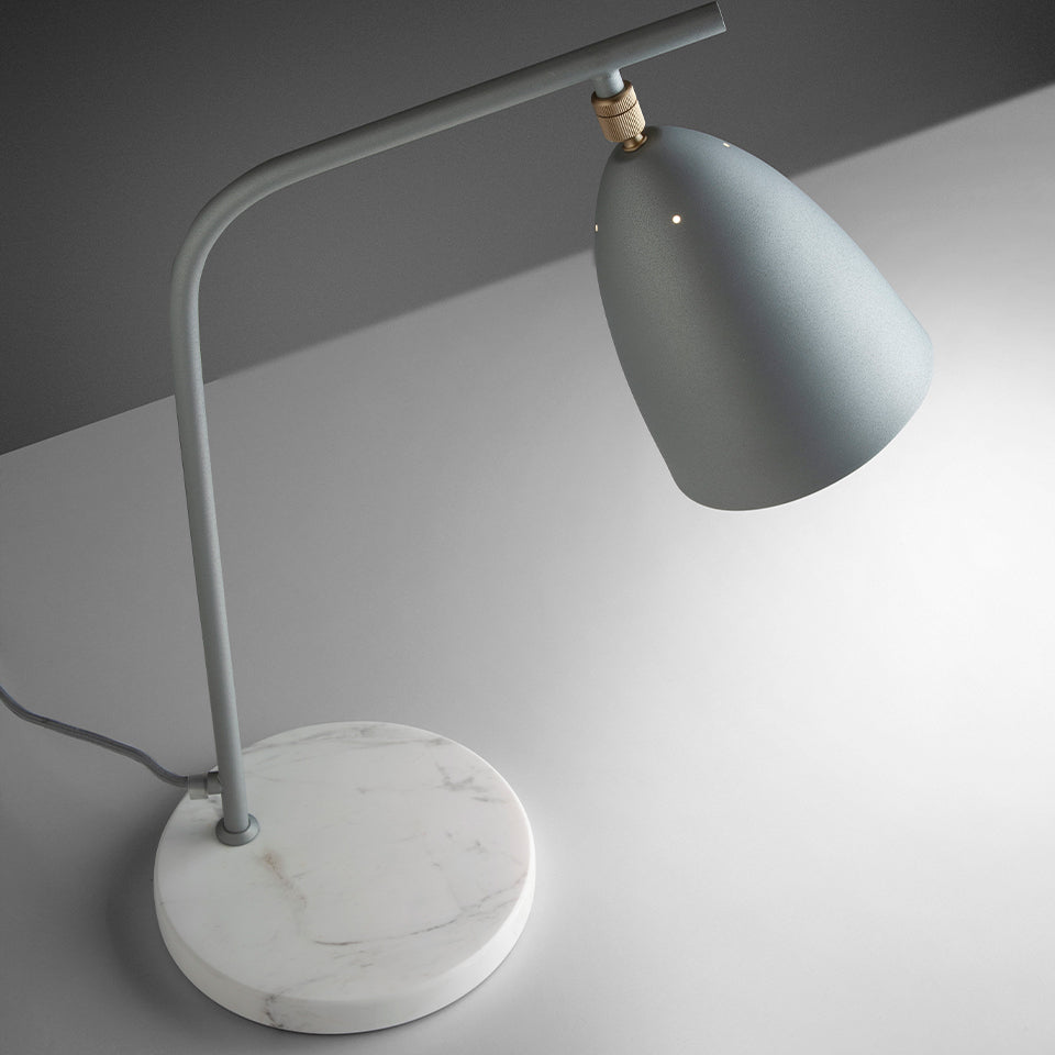Lámpara de mesa de mármol blanco y acero gris Angel Cerdá